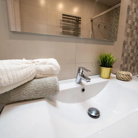 Aranda Apartment *